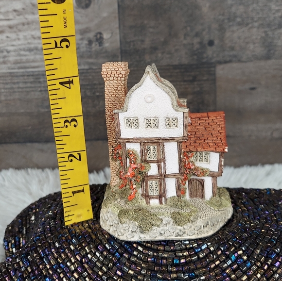 Suffolk House by David Winter - Picture 11 of 12